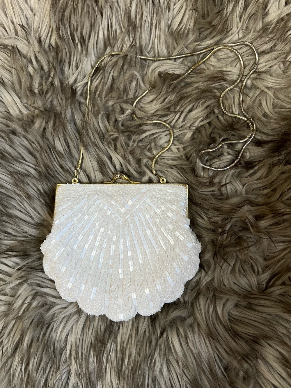 Vintage 1980-90s White Bridal Mermaid Wedding Formal Beaded Shell Purse 🤍✨